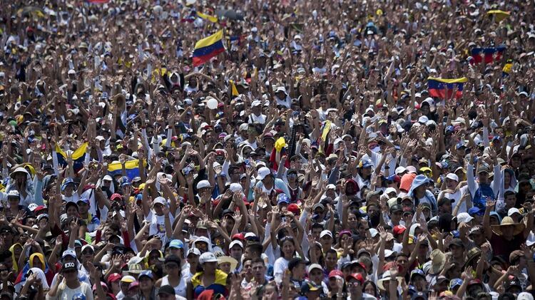 Miles de personas participan del Venezuela Aid Live en Cúcuta, Colombia