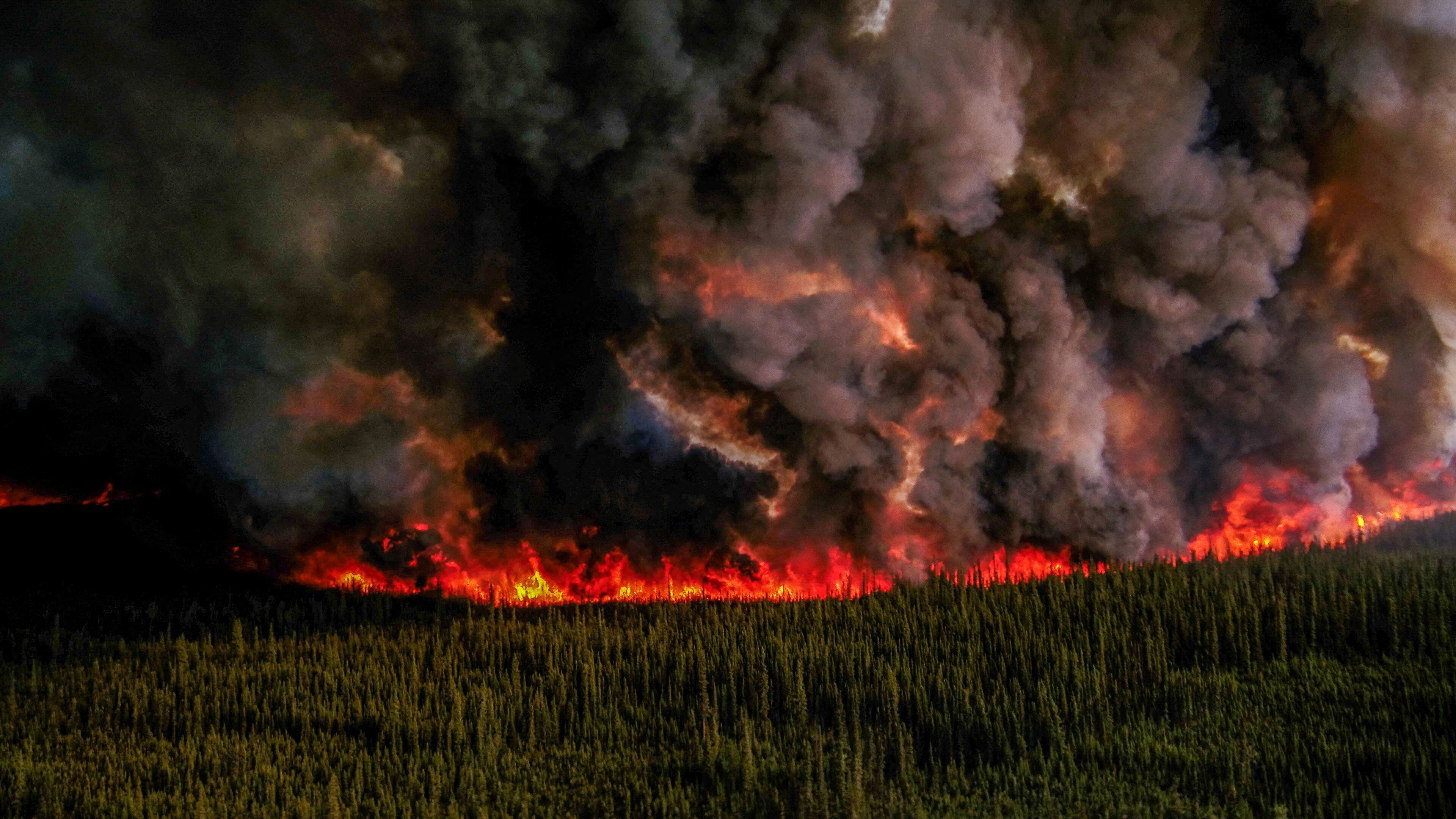 Incendio en Fort Nelson, Columbia Británica, Canadá (via Reuters)