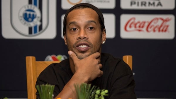 Ronaldinho jugará una serie de partidos de despedida durante el 2018 (Getty Images)