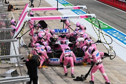 Su compañero de equipo, Lance Stroll, ganó la pole position (Foto: Instagram / schecoperez)