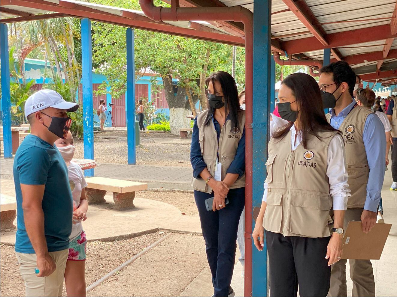 La jefa de la misión expresó su preocupación por las “situaciones de violencia” encontradas durante el proceso electoral, que, según sus palabras, no son propias de una democracia ni de un proceso electoral adecuado. (Twitter/ Luis Almagro)