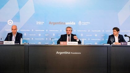 Uno de los anuncios en conjunto de Presidente Alberto Fernández, en la Quinta de Olivos junto al jefe de Gobierno de la Ciudad, Horacio Rodríguez Larreta, y el gobernador bonaerense, Axel Kicillof, antes del distanciamiento que produjo la quita de parte de la coparticipación a la Ciudad de Buenos Aires (Presidencia)