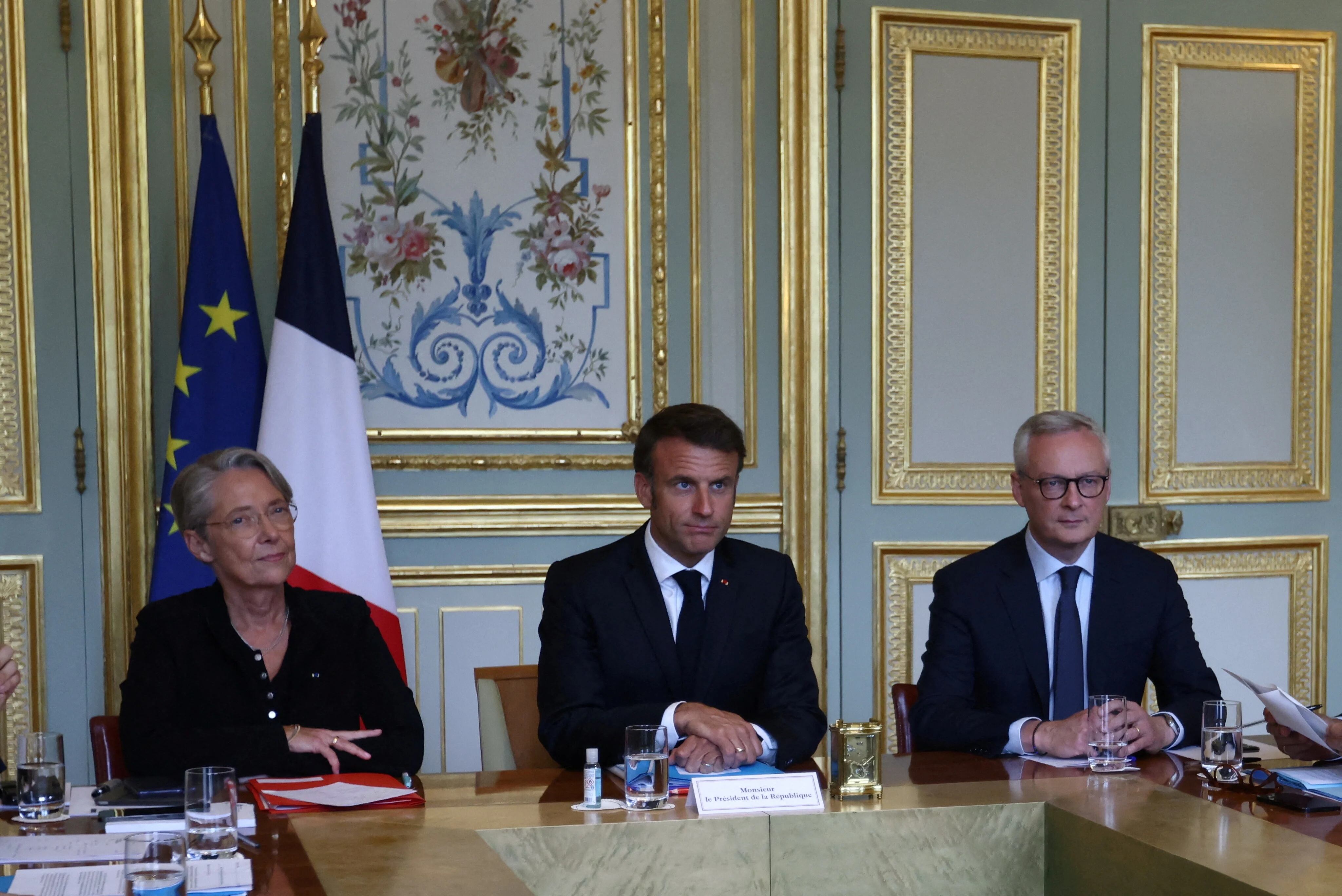 Macron se reunirá con los alcaldes de las localidades afectadas por las protestas de las últimos días. (FOTO: Mohammed Badra/REUTERS)