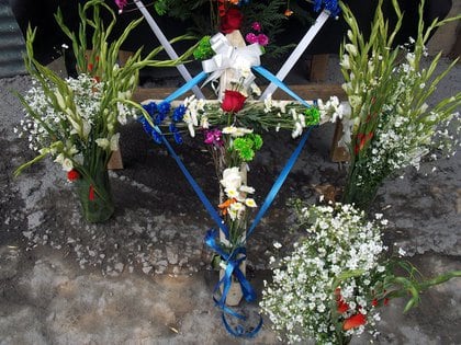 Por Que El Dia Del Albanil Se Festeja En Mexico El 3 De Mayo Y Que Relacion Tiene Con La Santa Cruz Infobae Fragua de metales azules, noches de las calladas luchas, mi corazón da vueltas como un volante loco. santa cruz