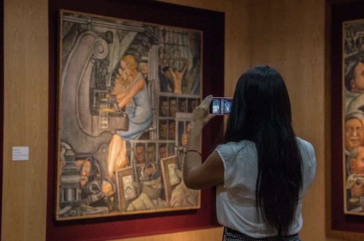 La exposiciÃ³n consta de 17 obras de renombrados artistas como Diego Rivera (Foto: Cuartoscuro)