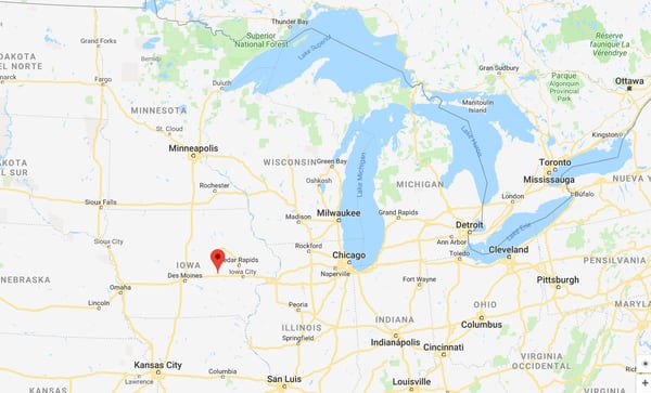 Marcado en rojo con la señal de Mapas de Google el poblado de Brooklyn, en el estado de Iowa