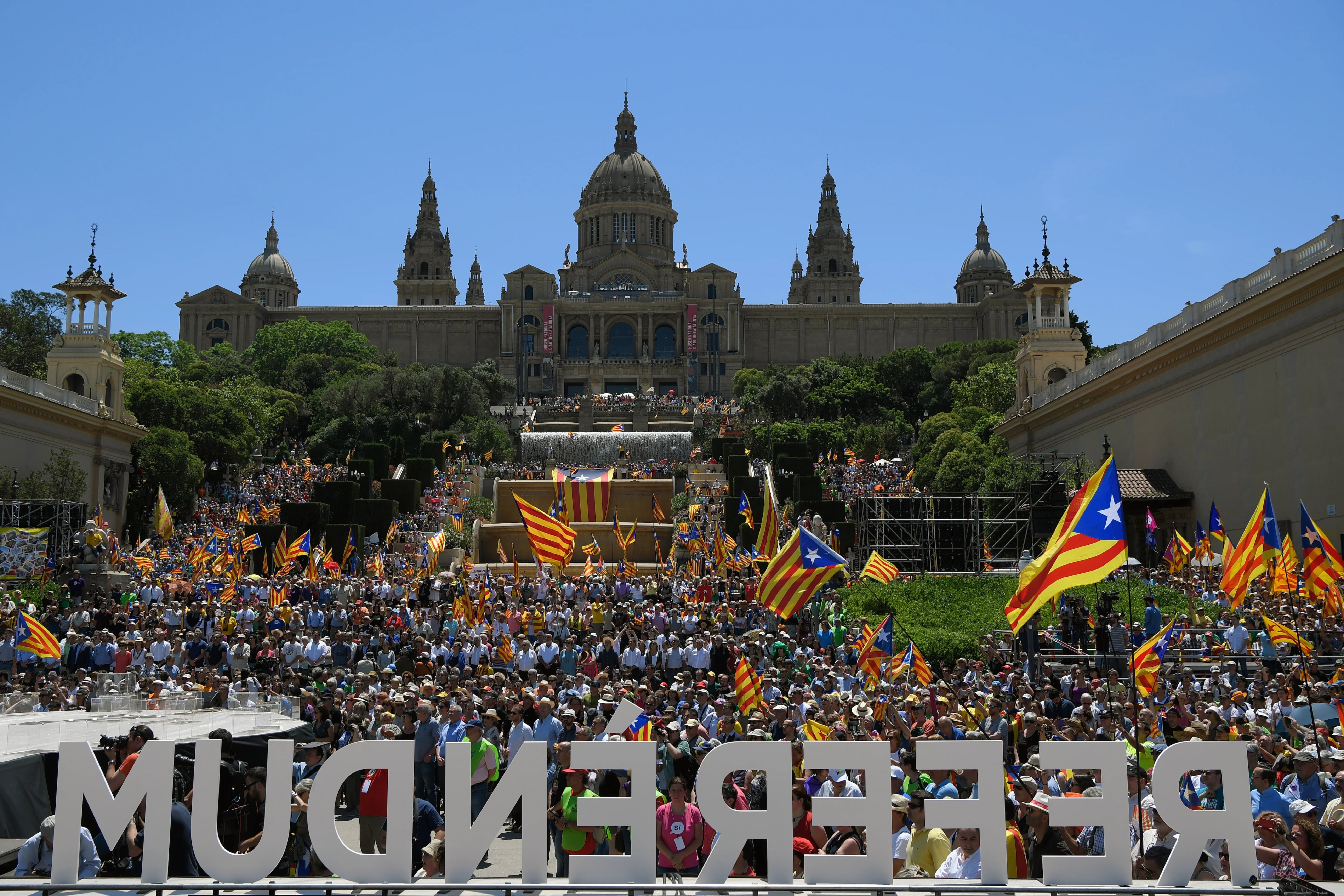 Miles de catalanes se congregaron para demandar elecciones