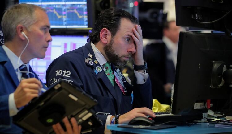 La bolsa de Nueva York reaccionó con fuertes caídas al mensaje de la Fed (Reuters)