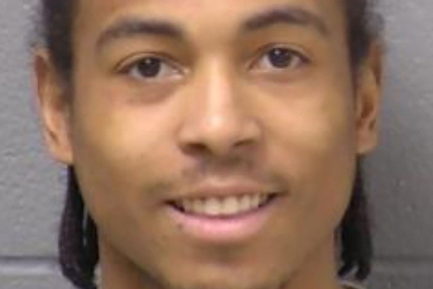 Romeo Nance, de 23 años, fue identificado como el principal sospechoso del homicidio de siete personas. (Joliet Police Department/REUTERS)