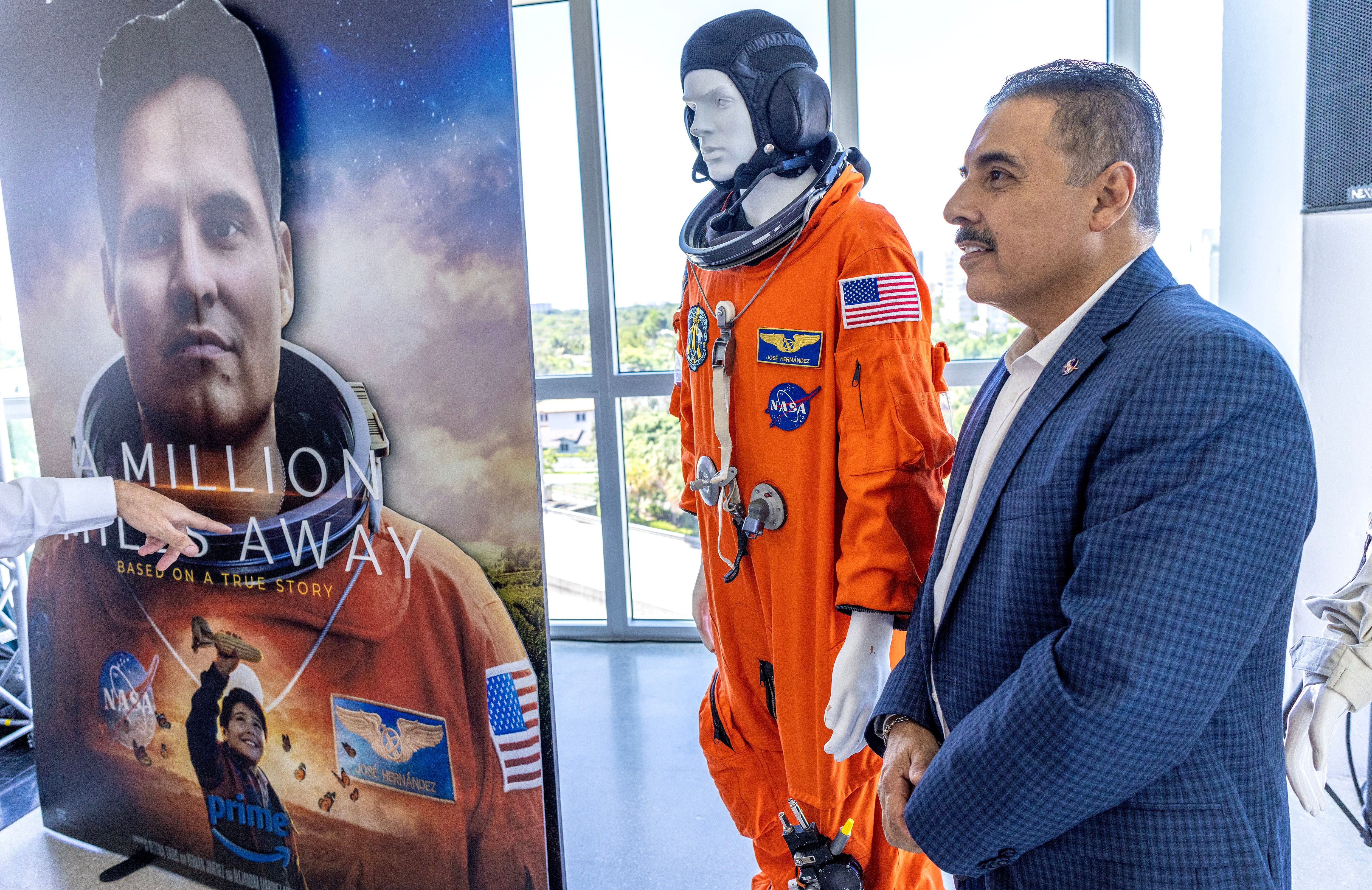 José Hernandez es un ingeniero y ex astronauta de la NASA. (Créditos: EFE/EPA/Cristobal Herrera)
