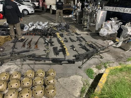 Detienen a dos personas y aseguran armamento en Jalisco MVAZVLDPENGKHFVIEYCWEIG4BM