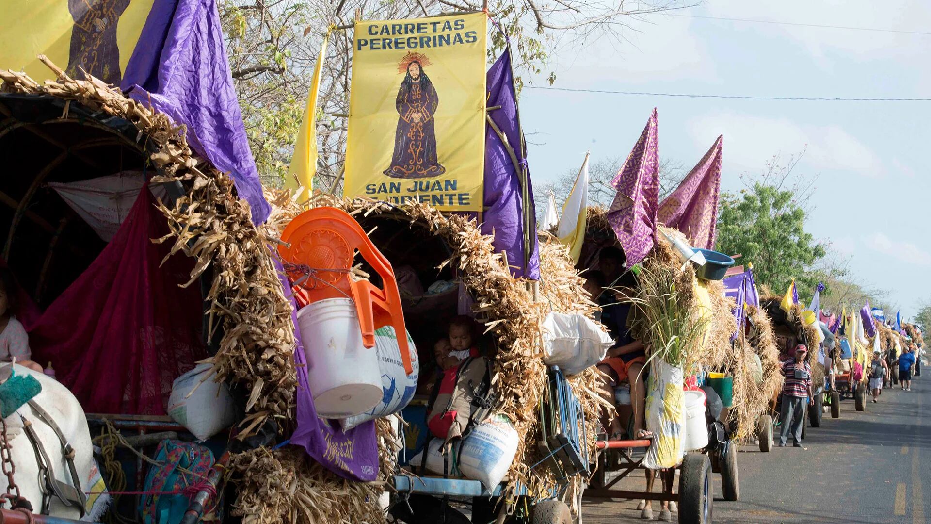 La iglesia católica suspendió este año la tradicional peregrinación de carretas de bueyes hacia el santuario de Popoyuapa por temor al contagio. Sin embargo, el gobierno y la alcaldía de la ciudad de Granada decidieron impulsarla por su propia cuenta. (Cortesía La Prensa)