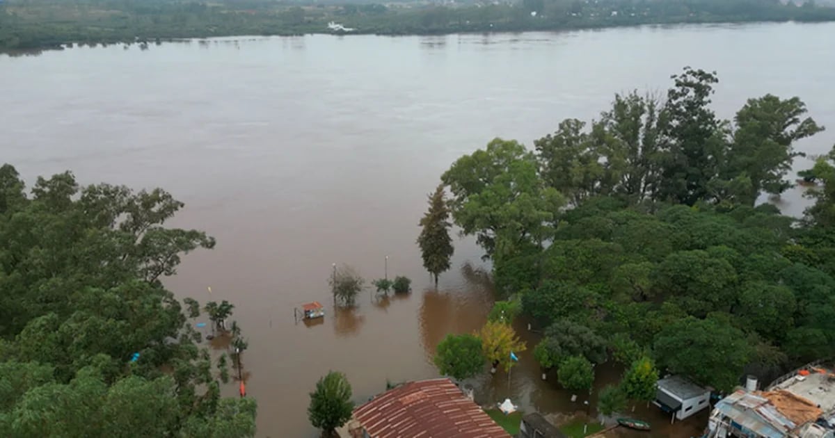 More than 700 people have been displaced by severe flooding in five provinces of Uruguay