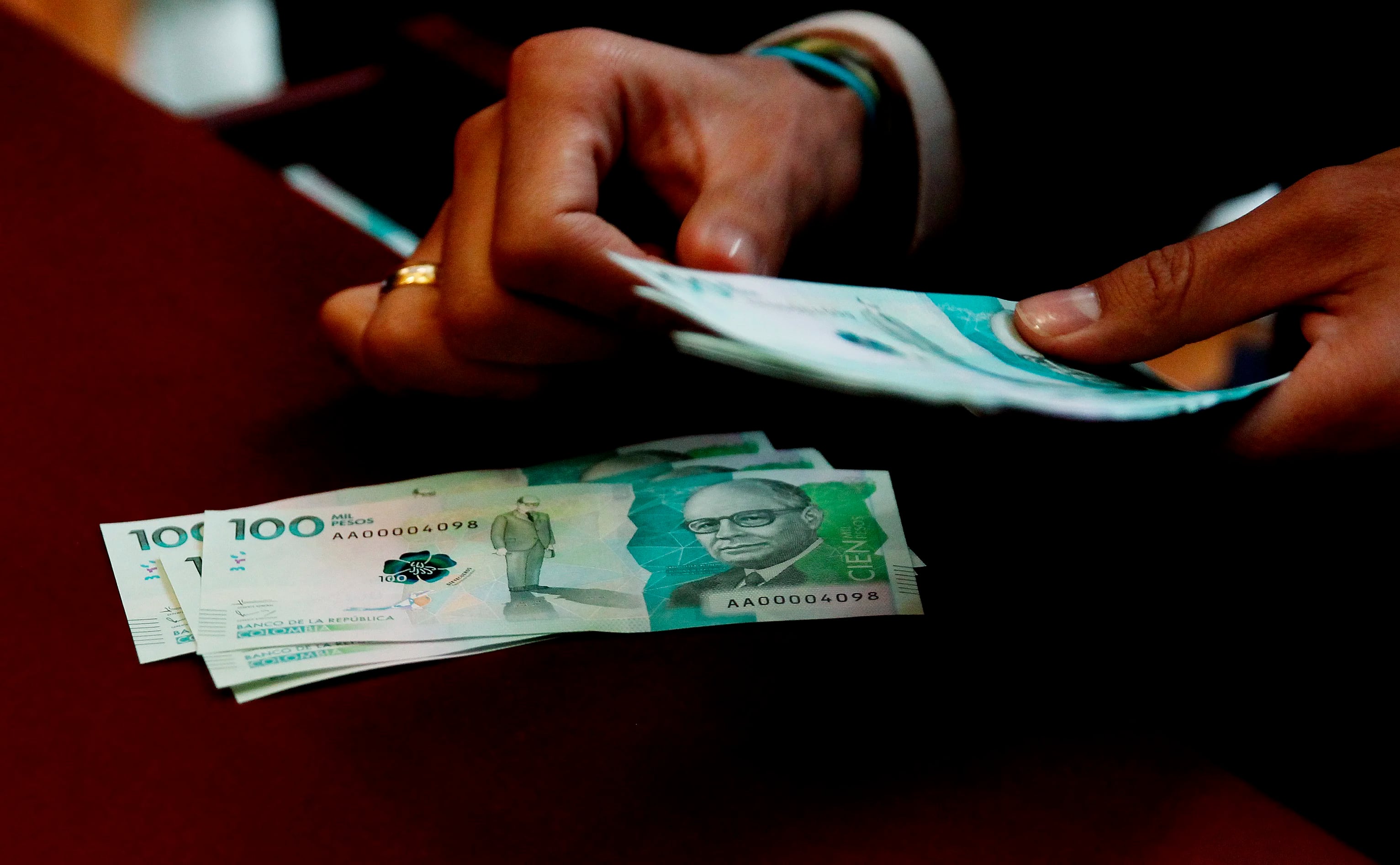 Por qué el peso colombiano es la mejor moneda del mundo, según Bloomberg