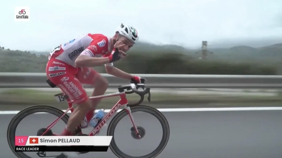 Giro de Italia 2020, el bocadillo veleño que mostró el suizo Pellaud en  medio de su fuga de la etapa 4