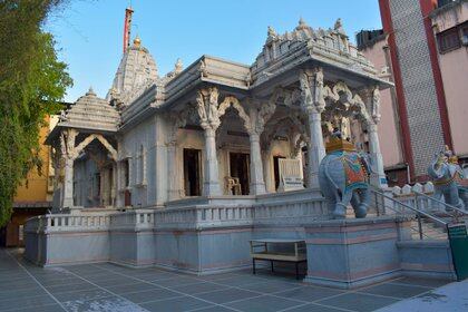 El Manmohan Parshwanath Jain Swetambar Mandir, uno de los principales templos de Pune, Maharashtra(Grosby Group)