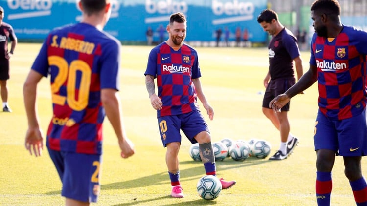 Messi recibió el alta médica y estará disponible para el debut en la champions League (Foto: FC Barcelona)