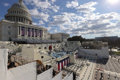 El frente oeste del Capitolio antes de la toma de posesión del presidente electo de Estados Unidos, Joe Biden, en Washington, Estados Unidos, el 20 de enero de 2021. REUTERS / Brendan Mcdermid