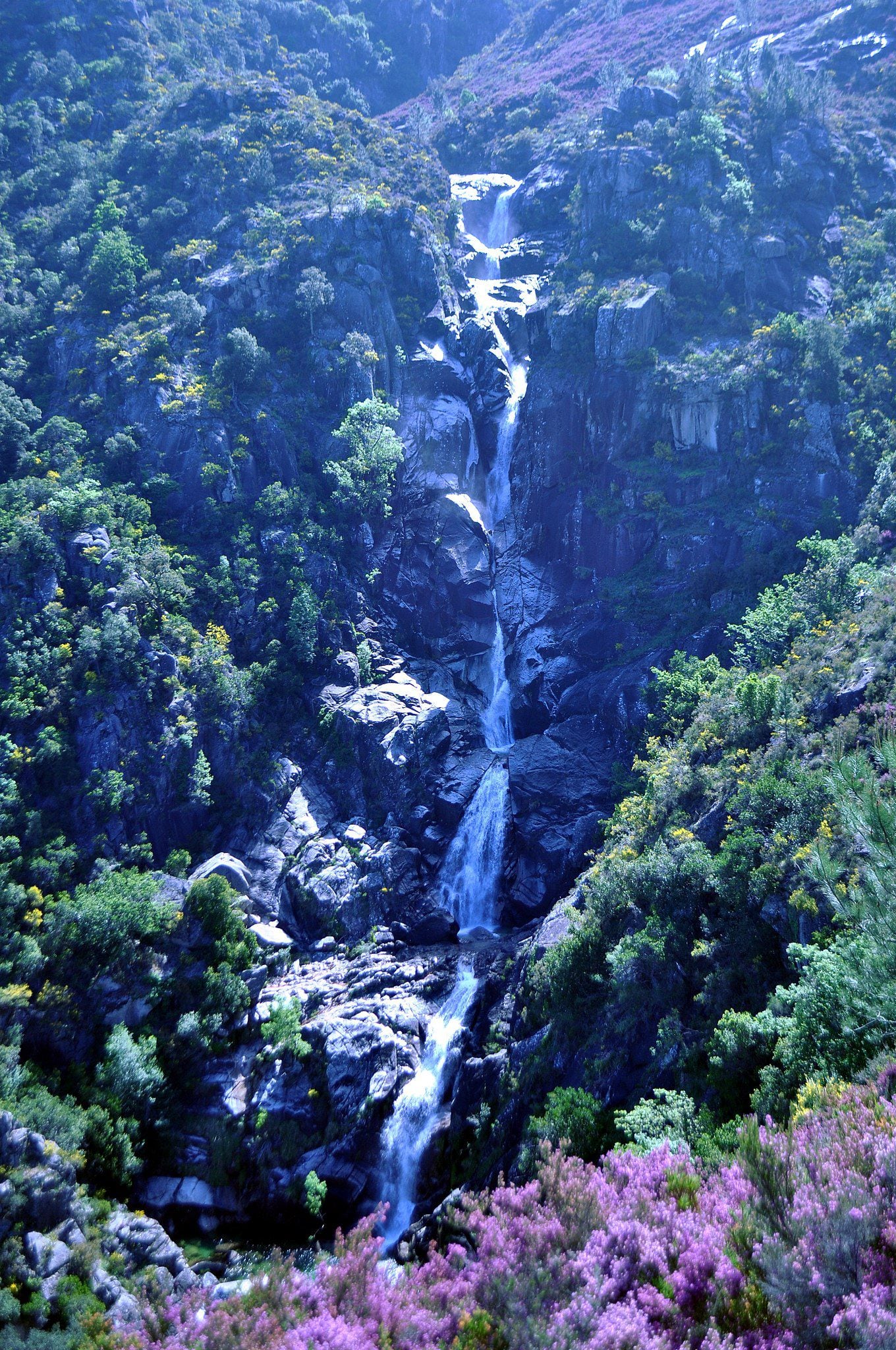 Cascata da Corga da Fecha na Reserva Transfronteiriça da Biosfera Gerés-Xurés (Wikimedia Commons).