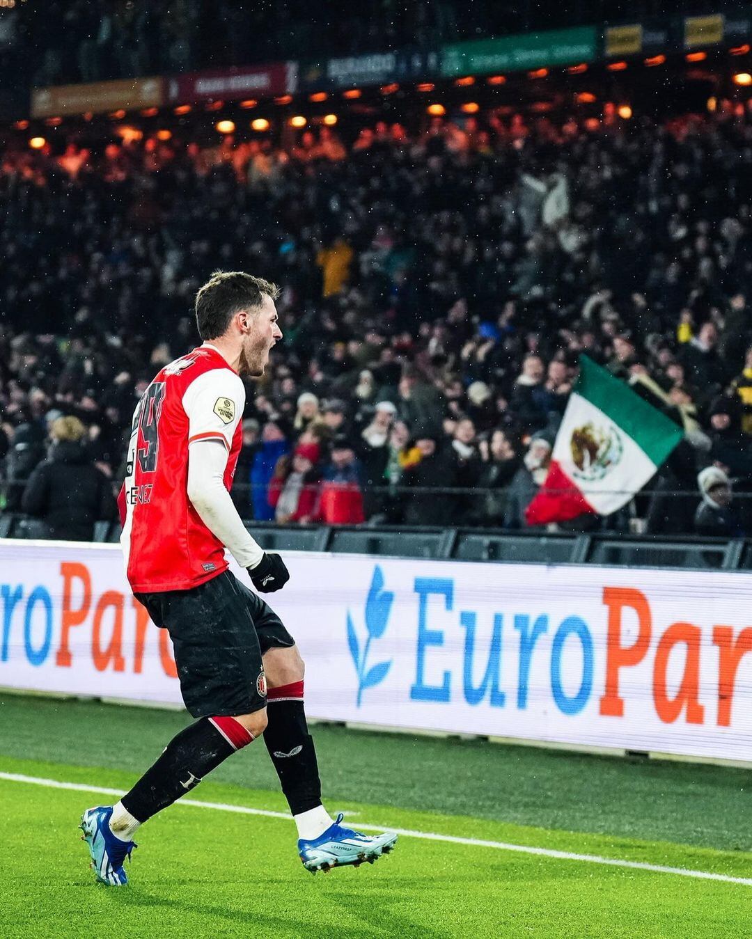 Santiago Giménez brilla como máximo goleador de la Eredivisie con el Feyenoord