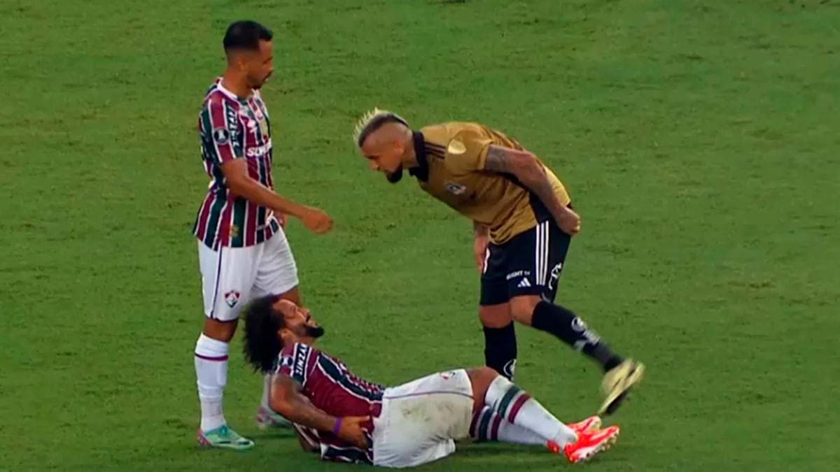 Golpe desleal, insultos y un gesto que llamó la atención: el tenso cruce entre Arturo Vidal y Marcelo por Copa Libertadores