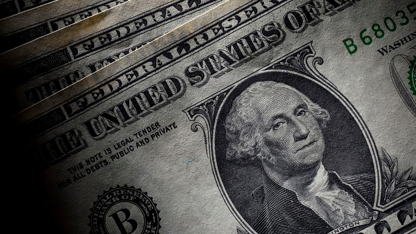 El dólar "blue" gana 10,9% en julio.