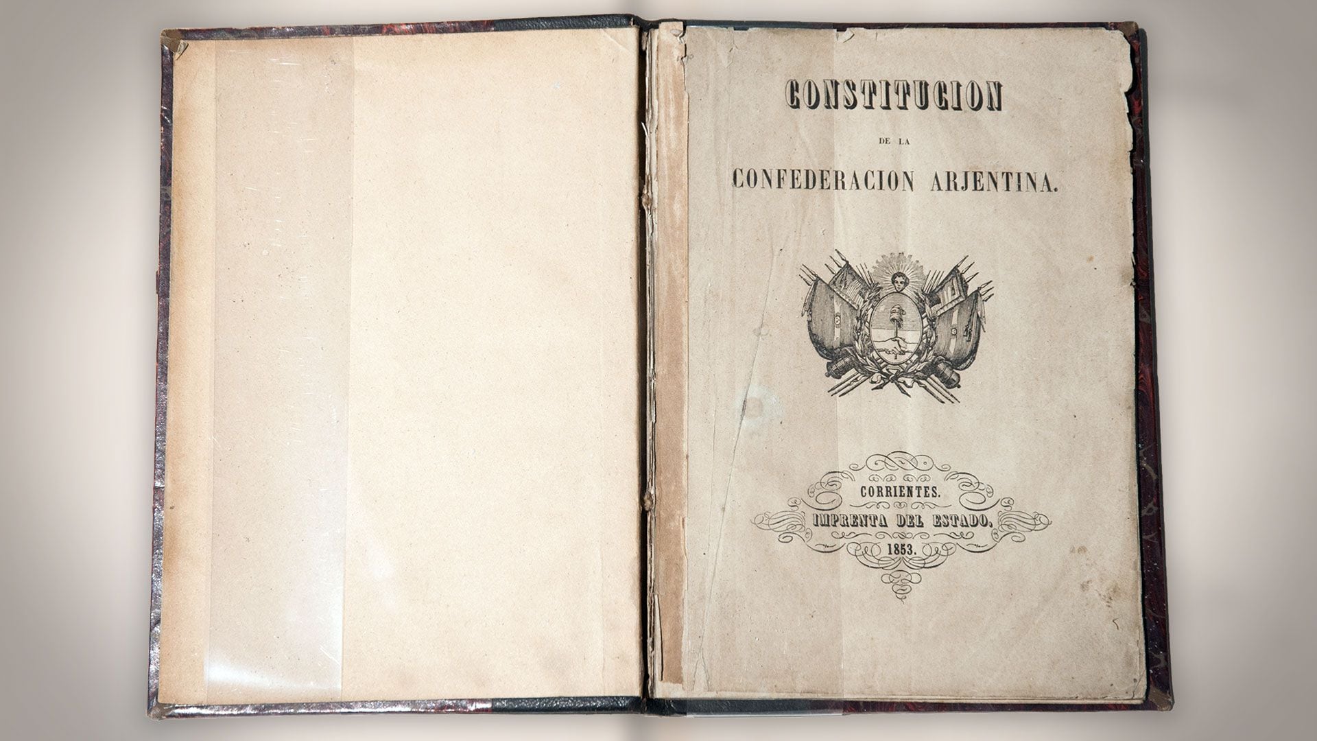 El artículo 4 de la Constitución de 1853 decía: “El gobierno federal provee a los gastos de la Nación con los fondos del Tesoro Nacional"