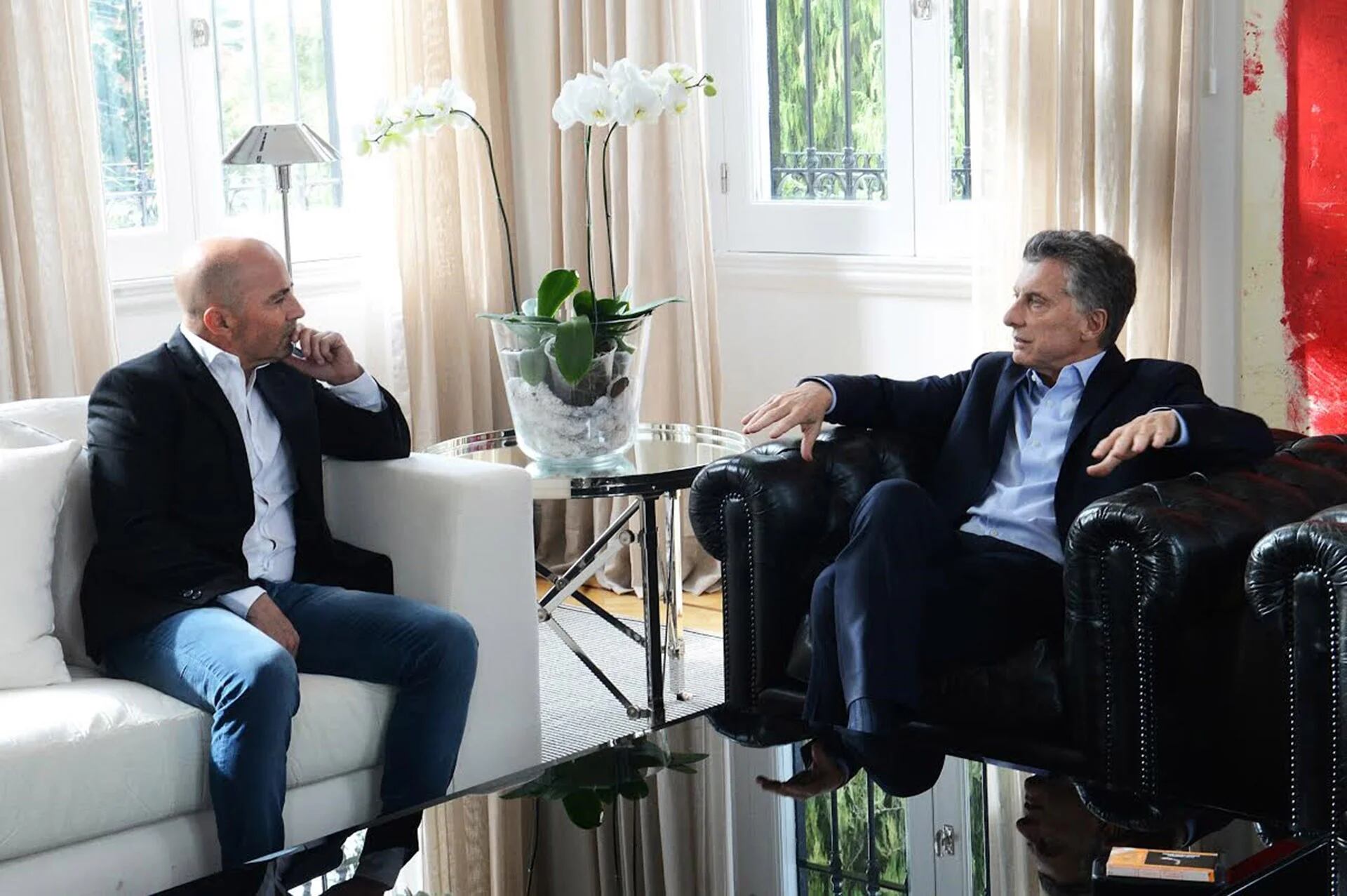 Mauricio Macri recibió a Jorge Sampaoli en la Quinta de Olivos. La reunión fue gestada desde la AFA