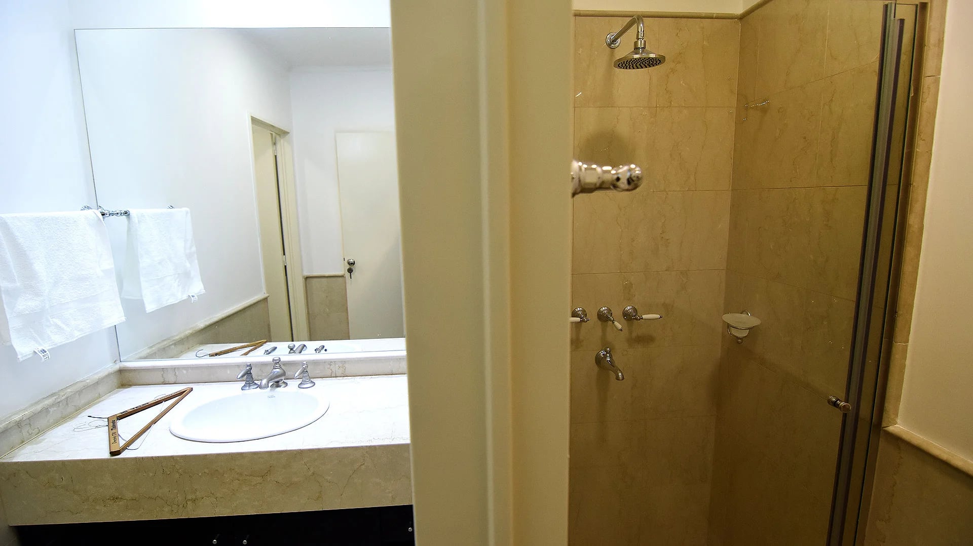 Las instalaciones incluían además un baño en suite hecho a nuevo (Nicolás Stulberg)