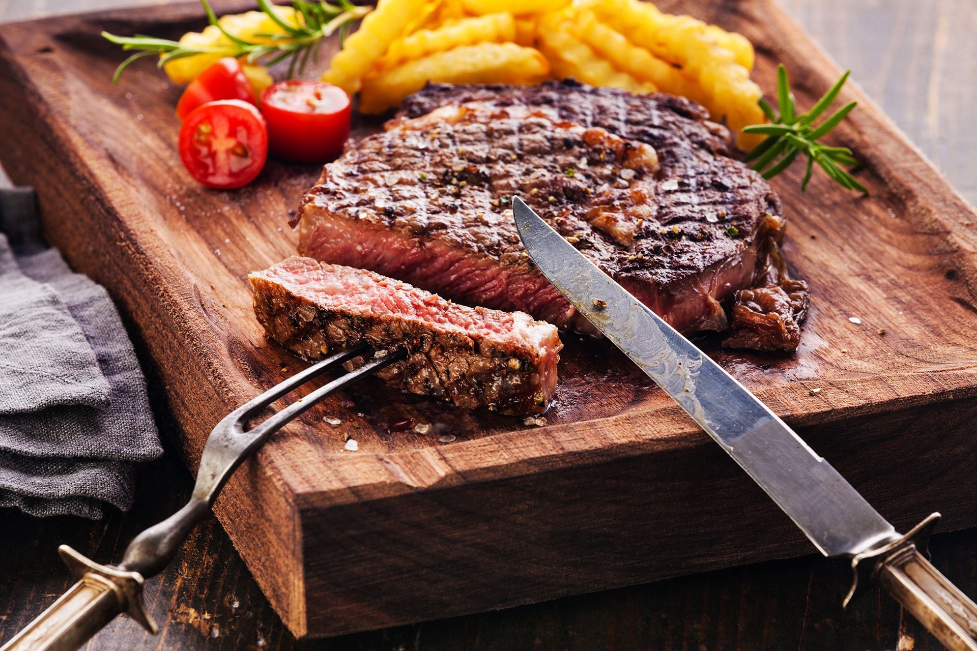 Comer menos carne trae beneficios para el organismo, como por ejemplo la prevención de la diabetes (Getty)