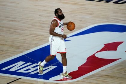 James Harden acabó como el máximo goleador de la NBA por tercera temporada consecutiva (Ashley Landis/Pool Photo-USA TODAY Sports)