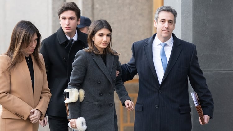 Cohen llegó acompañado de su familia (AFP)