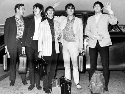 Los Beatles ya exitosos con Ringo en la banda y Brian Epstein como manager (Northcliffe Collection/ANL/Shutterstock)
