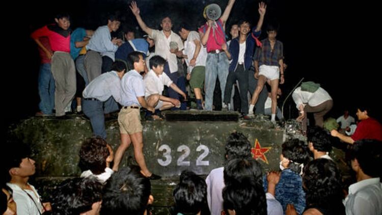Las protestas en la Plaza de Tiananmen reunieron a estudiantes y trabajadores que reclamaban por una China democrática  (AP)