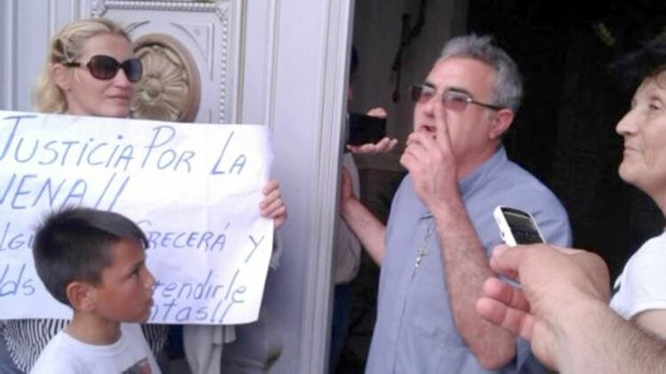 El cura manifestó su inocencia y le pidió a sus fieles que recen por él