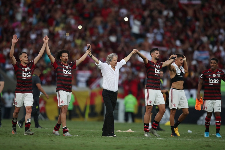 Jorge Jesús ya es ídolo para la torcida del Flamengo (REUTERS/Ricardo Moraes)