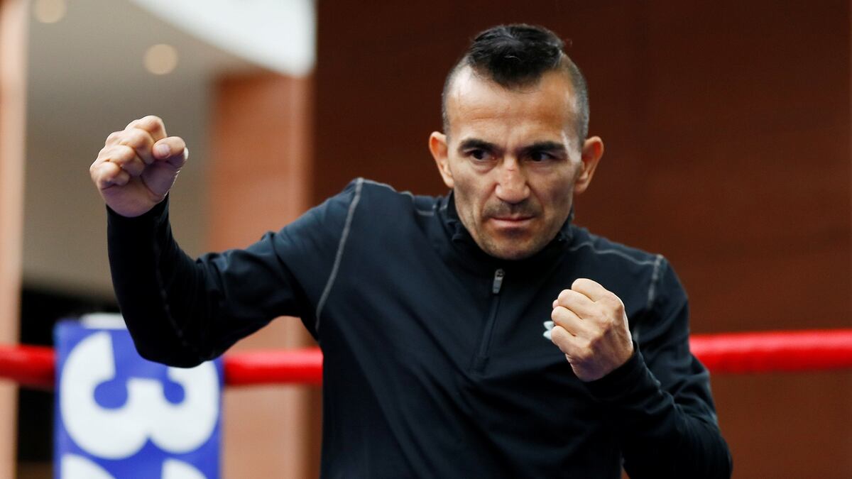 A los 42 años, Omar Narváez irá por la hazaña de alcanzar su tercer título mundial: hora y TV