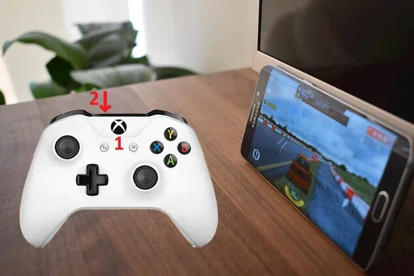 Xbox コントローラーに接続された Android スマートフォン。(写真:AlfanoTV)