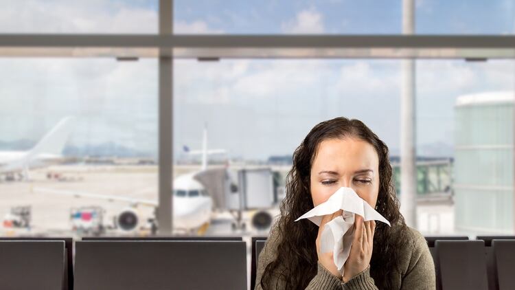 7 consejos para viajar en avión si estás resfriado (Shutterstock)