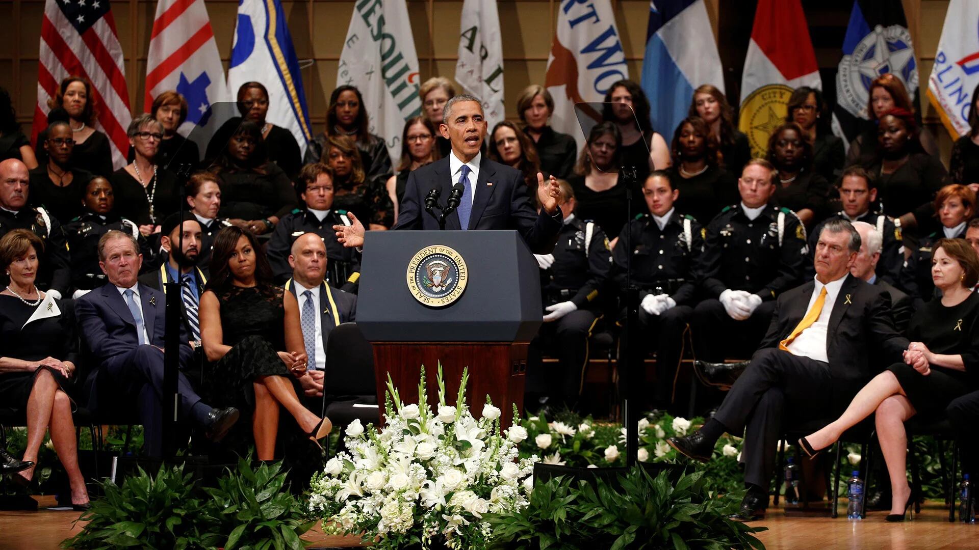 Obama durante el memorial en honor a los policías que murieron el jueves pasado (Reuters)