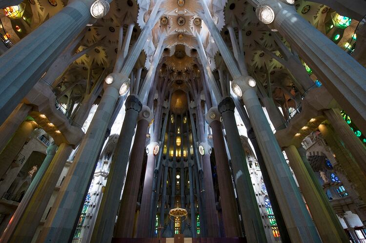 Gaudí trabajó con notas, y no necesariamente con planos, en la obra a la que le dedicó los últimos 43 años de su vida (AFP/ JOSEP LAGO)