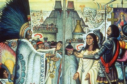 En México, Hernán Cortés promovió las uniones de sus oficiales con descendientes de Moctezuma. Y él mismo peleó por el reconocimiento de su hijo mestizo