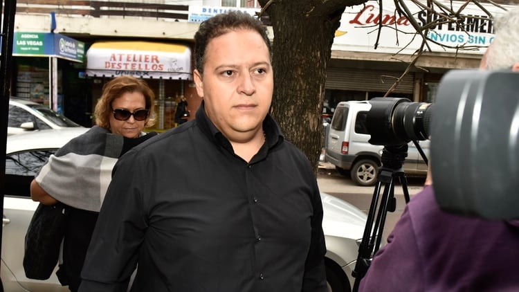Agosto de 2018: la viuda y el hijo de Pablo Escobar llegan a los tribunales de Morón para ser indagados en la causa que complica a Corvo Dolcet.