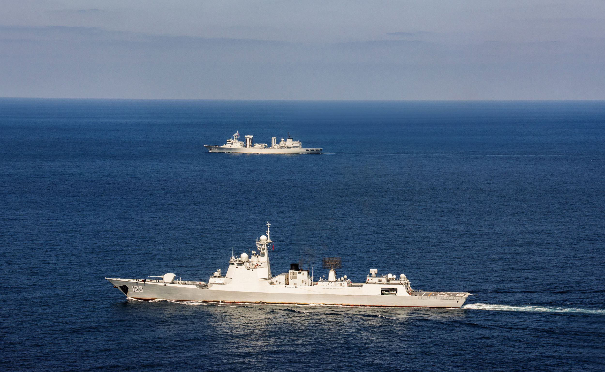 Los aviones y barcos detectados este miércoles se dirigían a una zona no especificada del Pacífico Occidental para “realizar un entrenamiento conjunto de mar y aire con el portaaviones Shandong”. (Europa Press)
