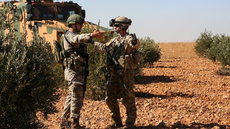 Soldados en Manbij (Reuters)