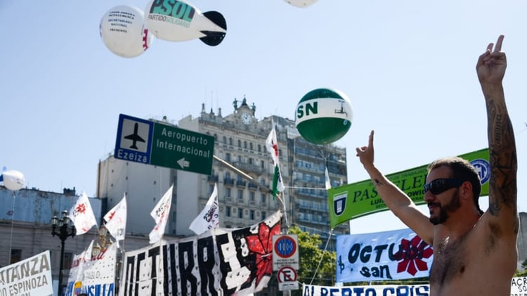 Expectativa en la calle por la apertura de sesiones ordinarias (Camila Ferreyra)