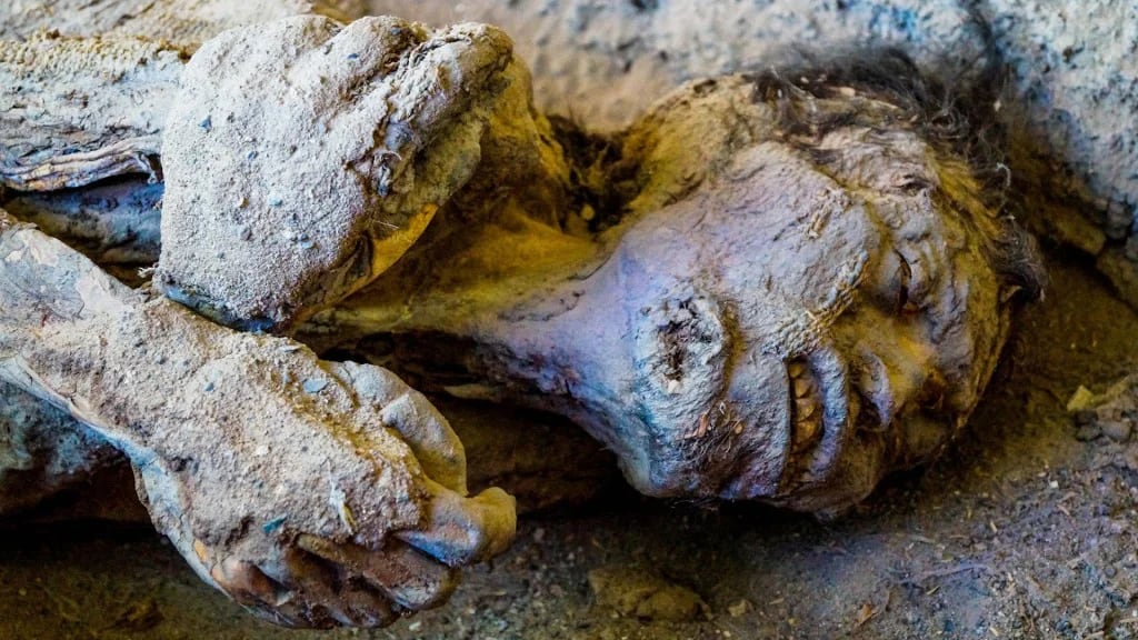 En Quillagua, la salinidad y la aridez ayudan a conservar los cadáveres momificados