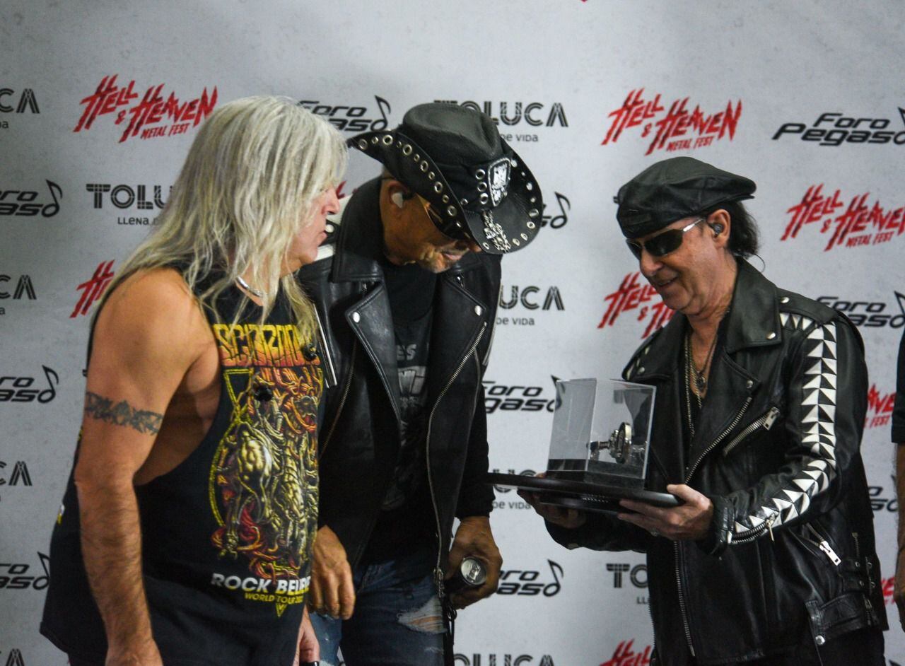Scorpions recibió las llaves de la ciudad de Toluca momentos previos a su presentación en el Hell anda Heaven Metal Fest 2022. FOTO: CRISANTA ESPINOSA AGUILAR /CUARTOSCURO.COM(Foto: Crisanta Espinosa Aguilar / Cuartoscuro.com)