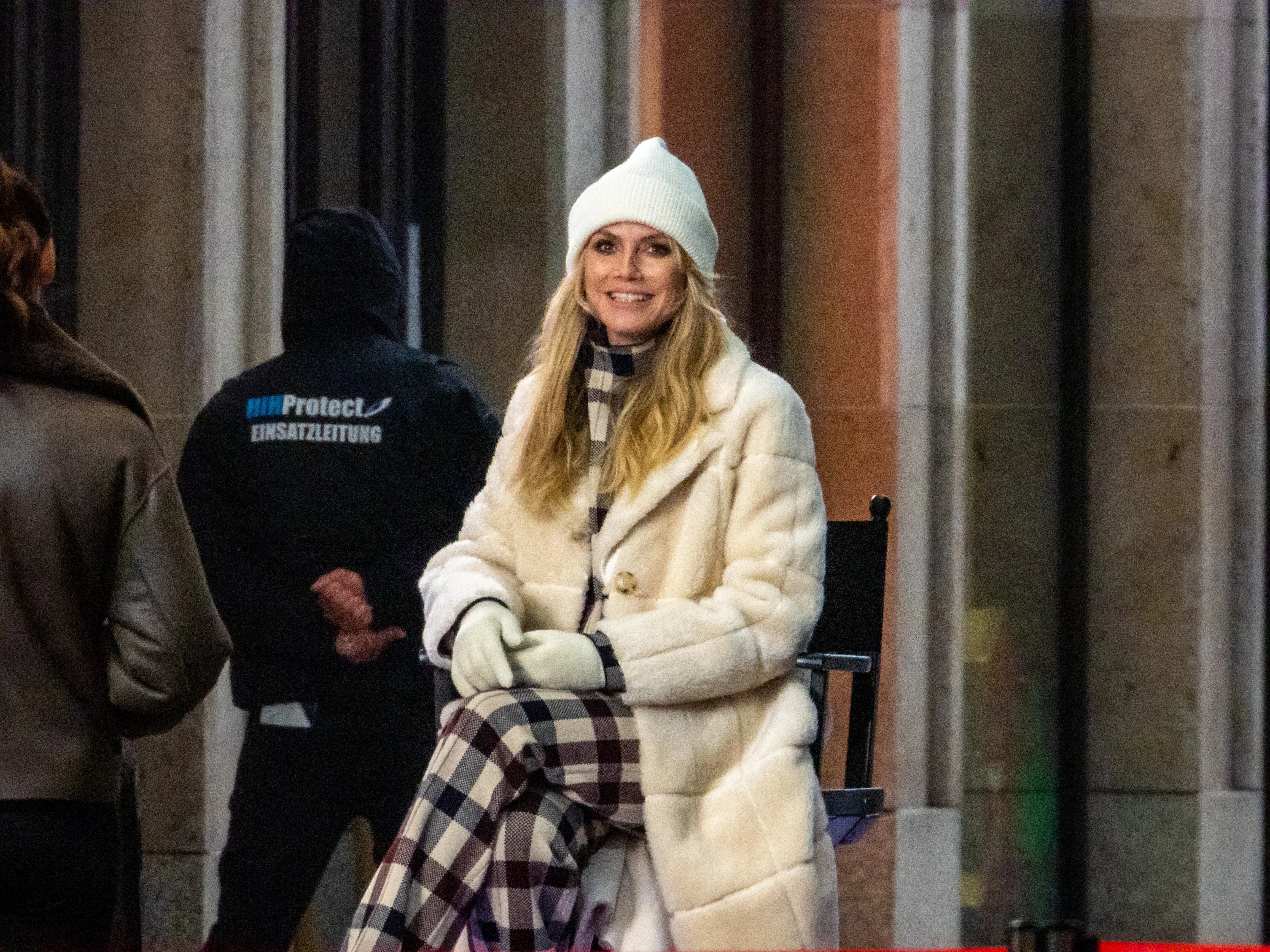 Heidi Klum está filmando la temporada número 16 de “Next Topmodel” en Alemania, Berlín. Para ello, la modelo se trasladó hace algunos meses a dicho país junto a su familia, con quienes disfruta de paseos y recorridas en sus ratos libres