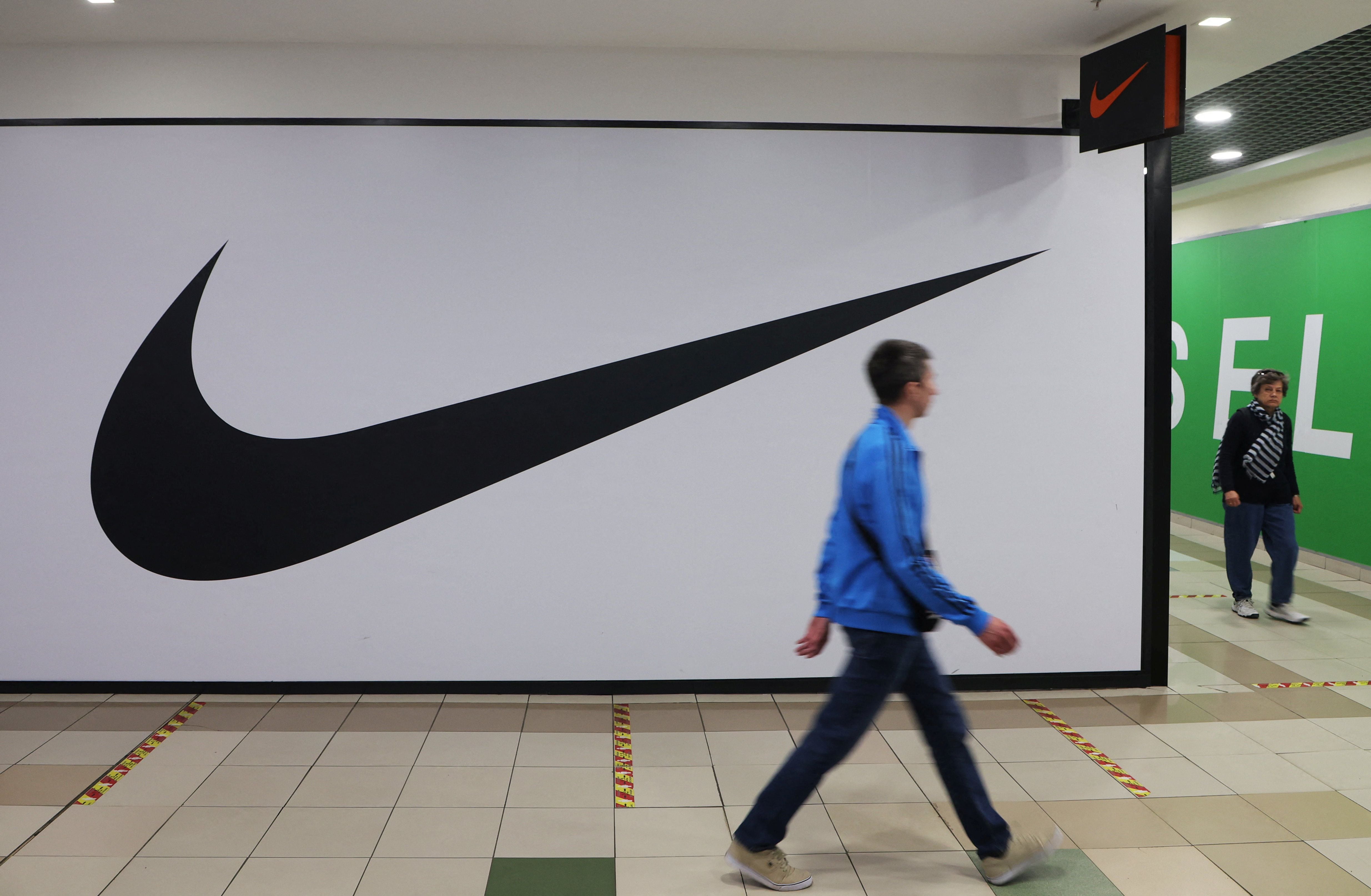 Alivio Relámpago robo Tras cerrar todos sus locales en Rusia, Nike suspendió las ventas de sus  productos en tiendas asociadas - Infobae